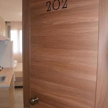 Hotel de apartamente Nikos Neos Marmaras